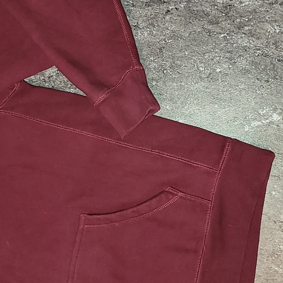 Heavyweight premium hoodie. The Queen Collection by Lions not Sheep. Large - Picture 6 of 16